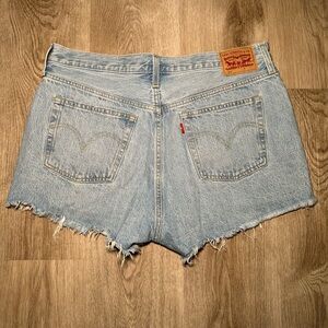 Women’s Levi 501s cut off Jean shorts